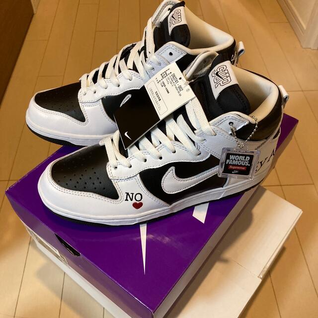 NIKE(ナイキ)のSupreme Nike SB Dunk High White Black メンズの靴/シューズ(スニーカー)の商品写真