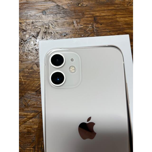 Apple(アップル)のiPhone12mini 128GB ホワイト スマホ/家電/カメラのスマートフォン/携帯電話(スマートフォン本体)の商品写真