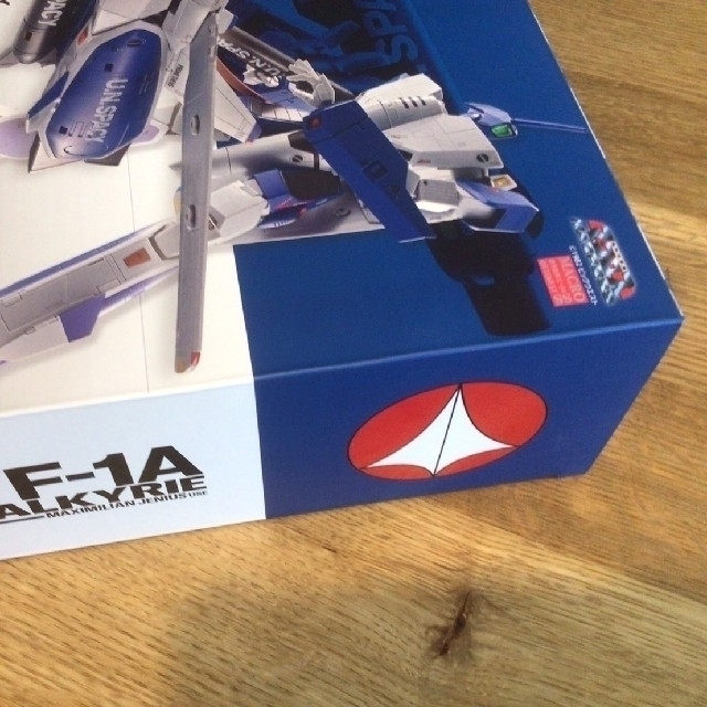 中古】DX超合金 VF-1A バルキリー(マクシミリアン・ジーナス機) 中古】DX超合金 VF-1A バルキリー(マクシミリアン・ジーナス機)