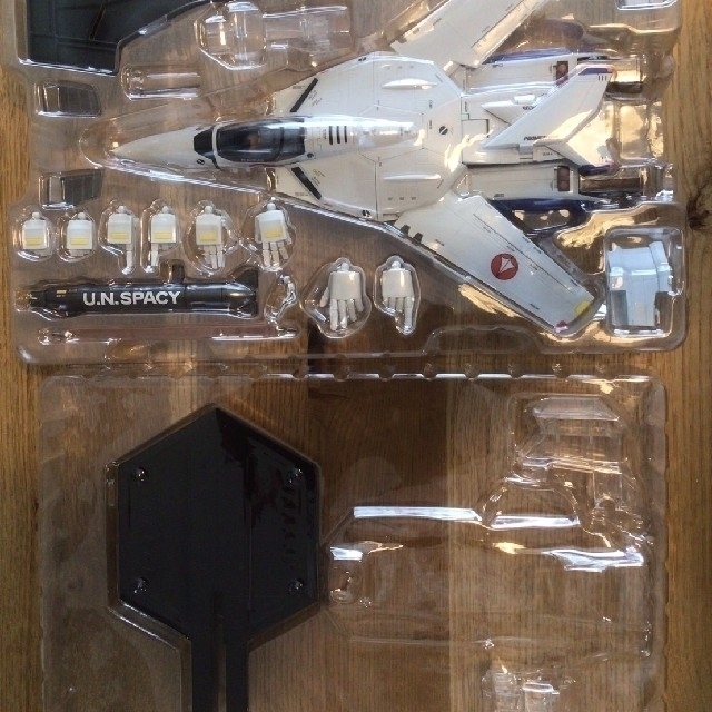 中古】DX超合金 VF-1A バルキリー(マクシミリアン・ジーナス機) 中古】DX超合金 VF-1A バルキリー(マクシミリアン・ジーナス機)