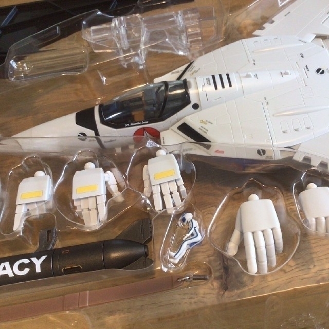 中古】DX超合金 VF-1A バルキリー(マクシミリアン・ジーナス機) 中古】DX超合金 VF-1A バルキリー(マクシミリアン・ジーナス機)