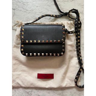 ヴァレンティノ(VALENTINO)のvalentino ヴァレンティ　ロックスタッズショルダーバック(ショルダーバッグ)