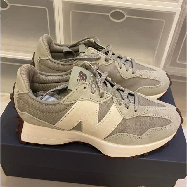 New Balance(ニューバランス)のNEW BALANCE ニューバランスWS327FC Grey Oakスニーカー レディースの靴/シューズ(スニーカー)の商品写真