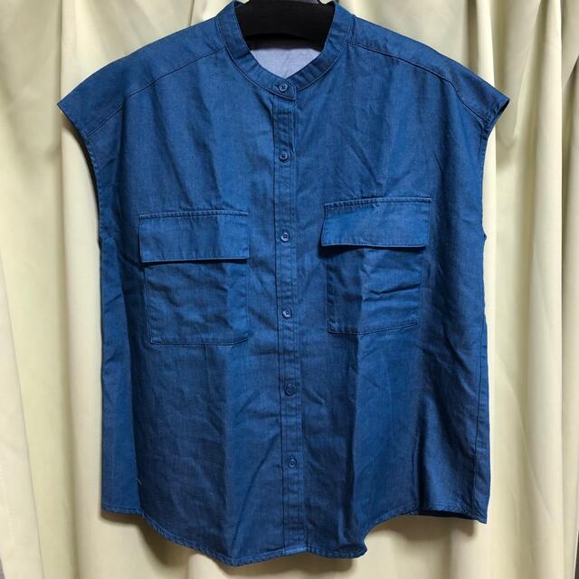 GU(ジーユー)の新品　GU コットンダブルポケットシャツ　ブルー　デニムシャツ　M レディースのトップス(シャツ/ブラウス(半袖/袖なし))の商品写真