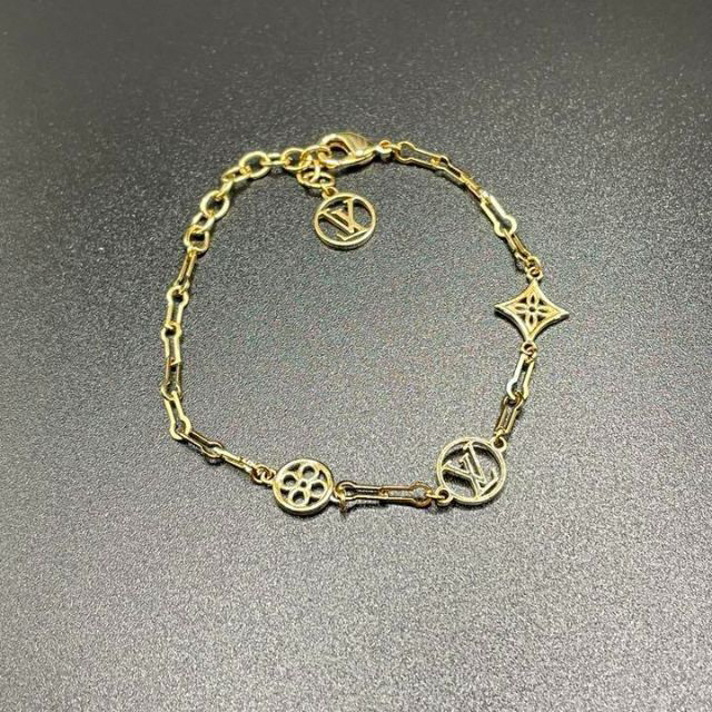 LOUIS VUITTON - ルイヴィトン ブラレス フォーエバーヤング