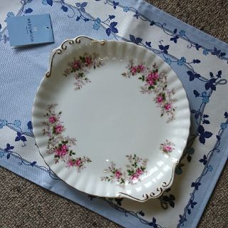 ロイヤルアルバート(ROYAL ALBERT)の【未使用品】ROYAL ALBERT⭐トレー  お皿(食器)