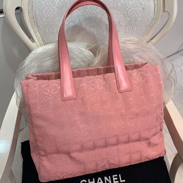 CHANEL(シャネル)の☆美品☆CHANEL シャネル ニュートラベルライン トートバッグMM ピンク レディースのバッグ(トートバッグ)の商品写真