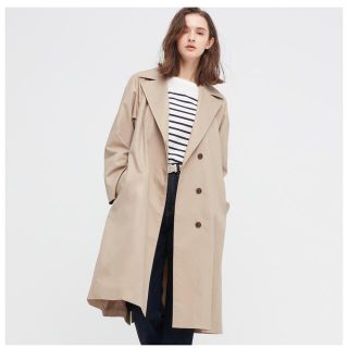 ユニクロ(UNIQLO)のユニクロ今期新品　トレンチコート(トレンチコート)