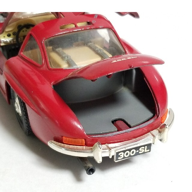 希少1/24 burago ブラーゴ メルセデス・ベンツ 1954年 300SLの 希少1/24 burago ブラーゴ メルセデス・ベンツ 1954年 300SLの