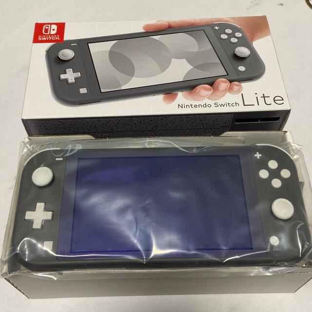 Nintendo Switch(ニンテンドースイッチ)のswitch lite グレー エンタメ/ホビーのゲームソフト/ゲーム機本体(携帯用ゲーム機本体)の商品写真