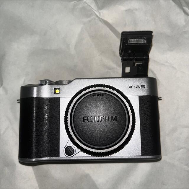 FUJI FILM X−A5 SILVER レンズ　ミラーレス