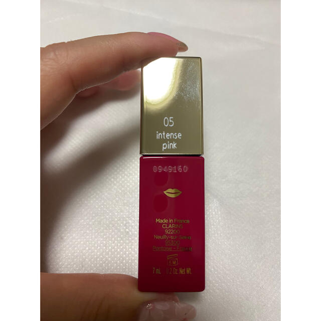 CLARINS(クラランス)のクラランス コンフォート リップオイル05 intense pink コスメ/美容のベースメイク/化粧品(リップグロス)の商品写真