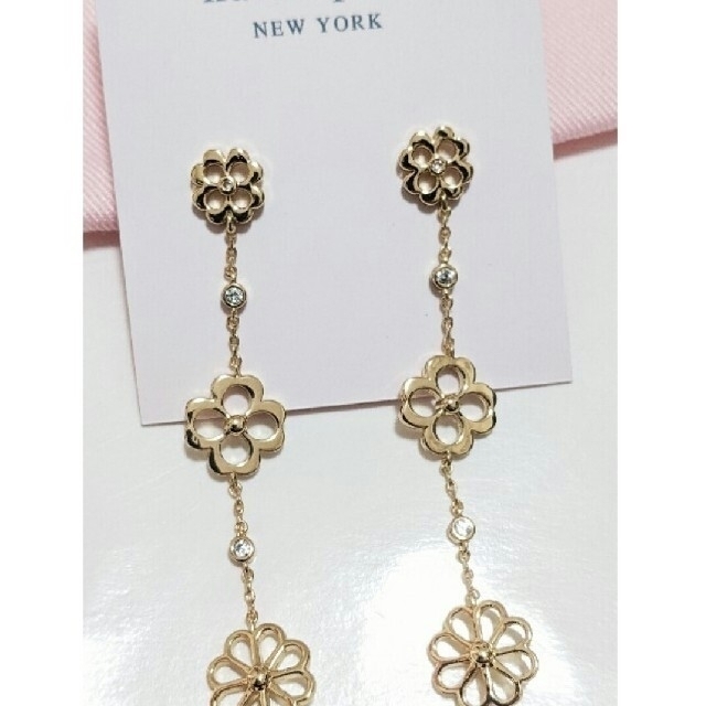 kate spade new york(ケイトスペードニューヨーク)の【新品】kate spadeケイトスペードピアス　スペードフローラルリニアピアス レディースのアクセサリー(ピアス)の商品写真