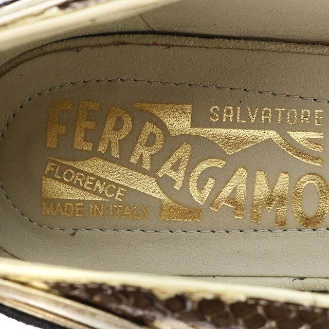 Salvatore Ferragamo(サルヴァトーレフェラガモ)のサルヴァトーレフェラガモ パンプス スエード 切替 フラット パイソン型押し レディースの靴/シューズ(ハイヒール/パンプス)の商品写真