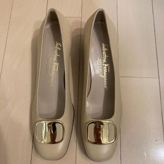 サルヴァトーレフェラガモ(Salvatore Ferragamo)のパンプス(ハイヒール/パンプス)