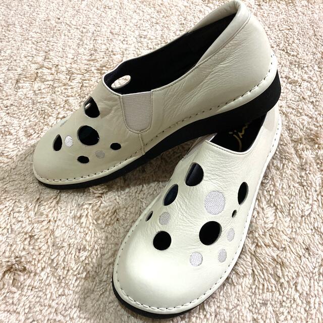 Sensounico(センソユニコ)の慈雨　本革　日本製　シューズ　　　　23.5センチ レディースの靴/シューズ(スリッポン/モカシン)の商品写真