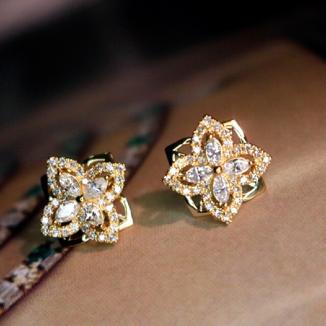 新品大得価 クローバーモチーフ by 天然ダイヤモンド&パール's shop|ラクマ 天然ダイヤモンドピアス0.86ct k18の通販 新作最安値