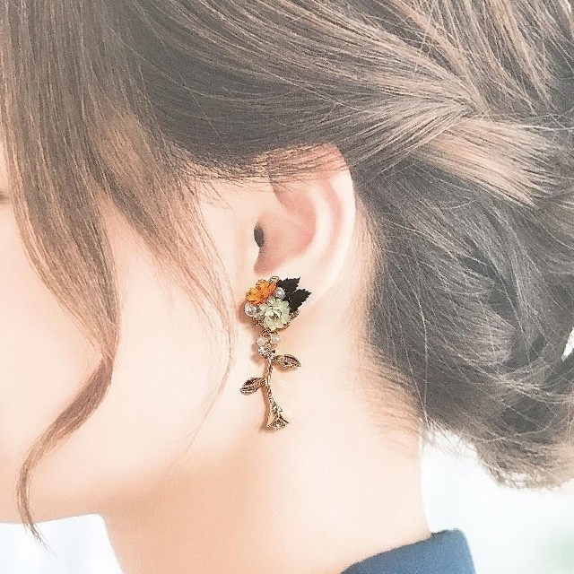 No.262 クラシカルローズ　本物のお花のブーケピアス　イヤリング ハンドメイドのアクセサリー(ピアス)の商品写真