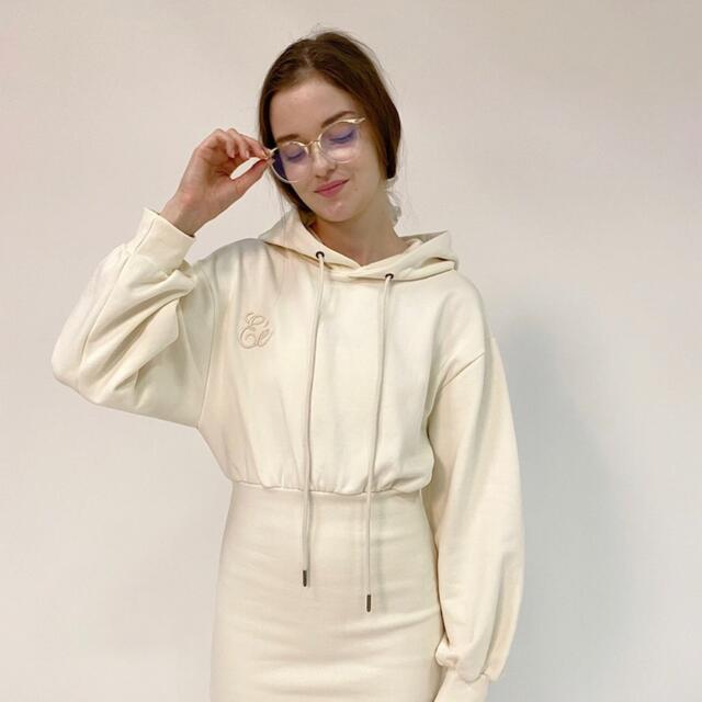 本日限定可❗️エピヌÉé embroidery hoodie onepiece