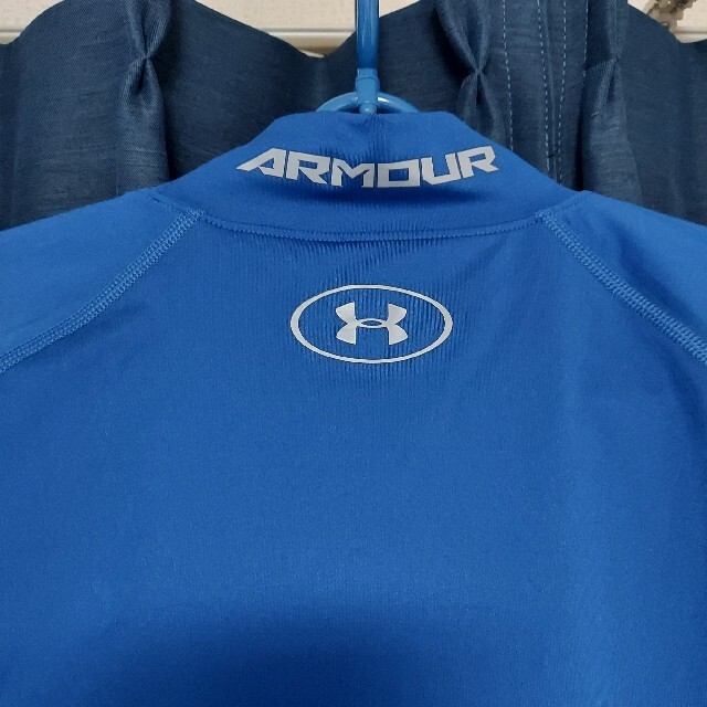UNDER ARMOUR(アンダーアーマー)のUNDER ARMOUR　コンプレッションヒートギア　アンダーシャツ　Tシャツ スポーツ/アウトドアのトレーニング/エクササイズ(トレーニング用品)の商品写真