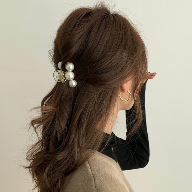 【新品未使用】韓国　パール　ヘアクリップ　バレッタ ⑦ ♡♡ 5cm ♡♡ レディースのヘアアクセサリー(バレッタ/ヘアクリップ)の商品写真