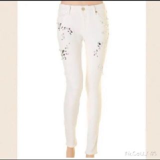 SALE新品DaTuRa♡ビジューホワイトデニム