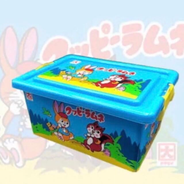 クッピーラムネ  お菓子コンテナBOX＆パッケージ風BIGクッション 4点セット エンタメ/ホビーのおもちゃ/ぬいぐるみ(キャラクターグッズ)の商品写真