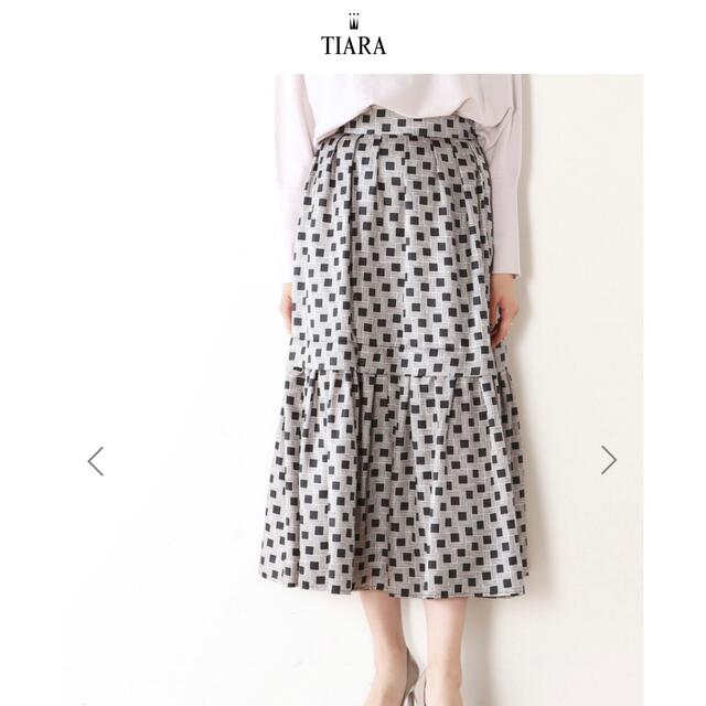 tiara(ティアラ)のTIARA バスケットプリントティアードスカート レディースのスカート(ロングスカート)の商品写真