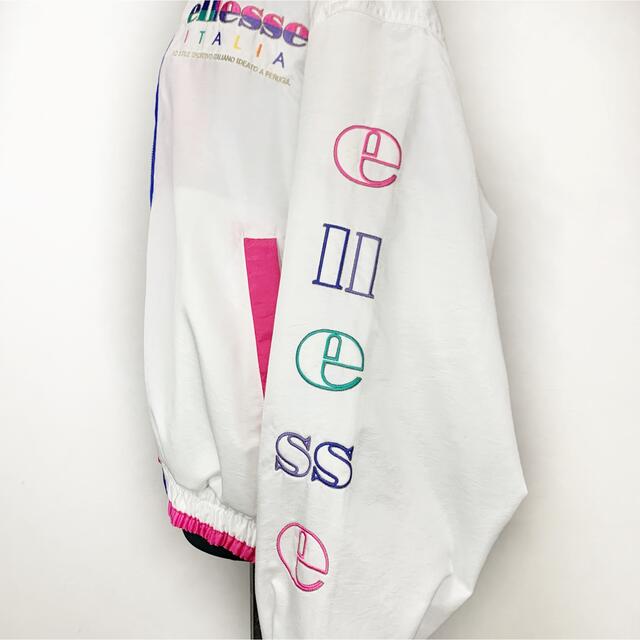 ellesse(エレッセ)のellesse エレッセ　両腕　マルチカラー刺繍　ブルゾン　ジャンパー レディースのジャケット/アウター(ブルゾン)の商品写真