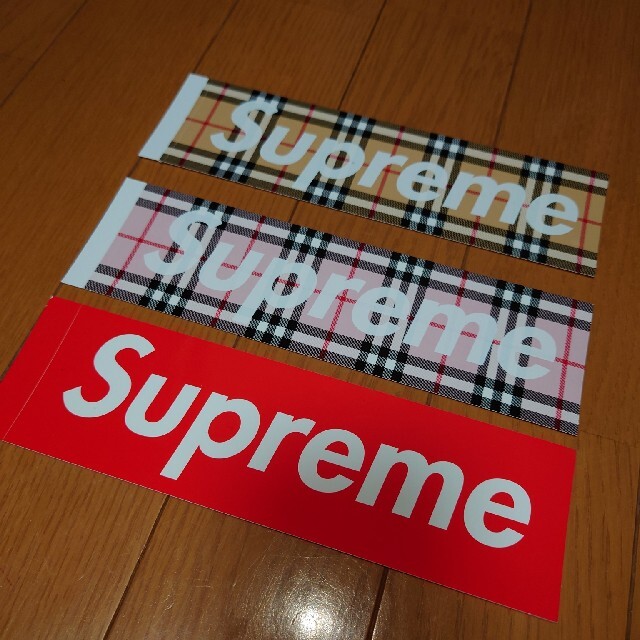 Supreme(シュプリーム)のSupreme Burberry box logo ステッカー シュプリーム メンズのメンズ その他(その他)の商品写真