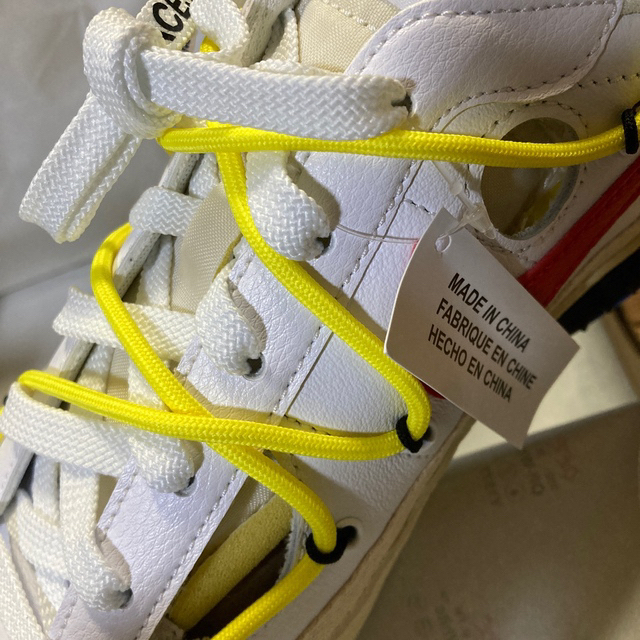 NIKE(ナイキ)のｵﾌﾎﾜｲﾄ OFF-WHITE × NIKE BLAZER LOW 77  メンズの靴/シューズ(スニーカー)の商品写真