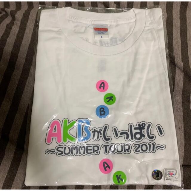 AKB48(エーケービーフォーティーエイト)のAKB48 AKBがいっぱい SUMMER TOUR 2011 Tシャツ タオル エンタメ/ホビーのタレントグッズ(アイドルグッズ)の商品写真