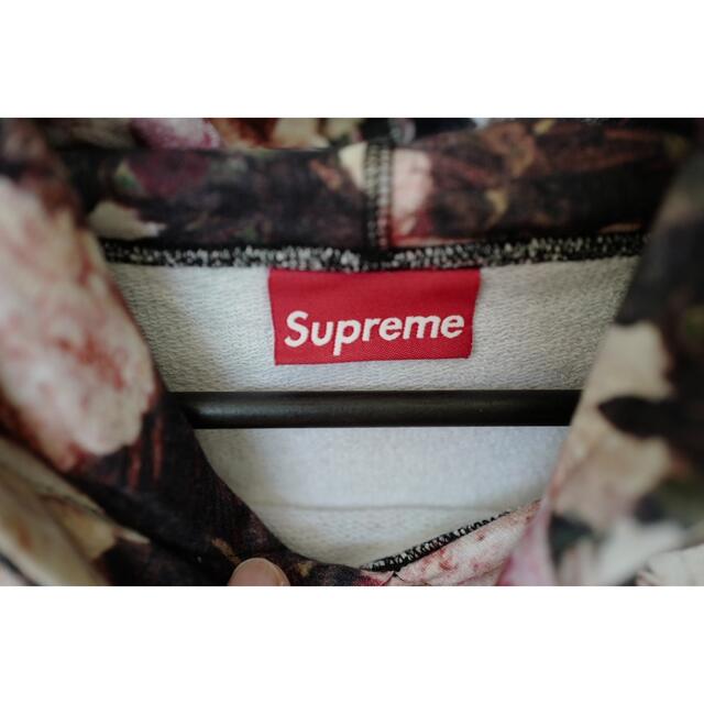 Supremeパーカー