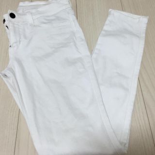 マウジー(moussy)の【超美品】moussy 定番 白スキニー(デニム/ジーンズ)