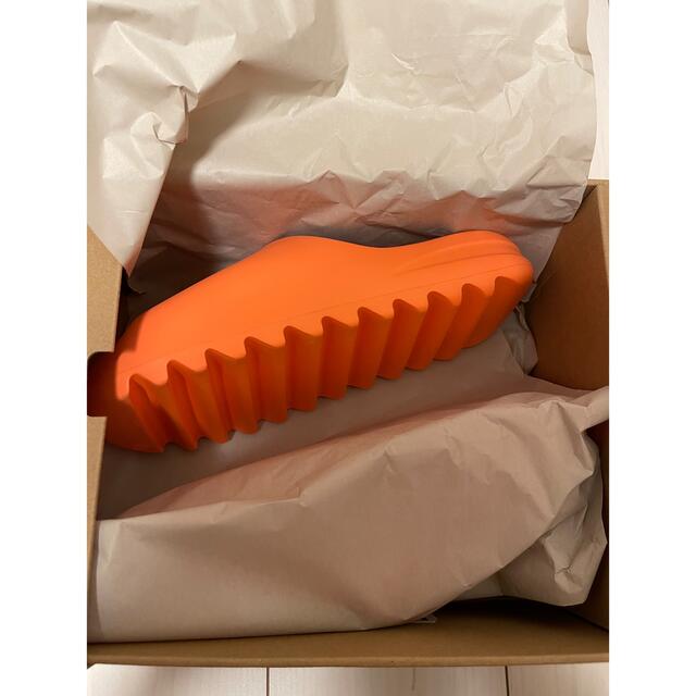 adidas(アディダス)のadidas YEEZY SLIDE "ENFLAME ORANGE"  メンズの靴/シューズ(サンダル)の商品写真