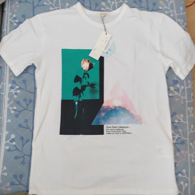 【⠀新品タグ付き ⠀】⠀RelationメンズSサイズ プリントTシャツ メンズのトップス(Tシャツ/カットソー(半袖/袖なし))の商品写真