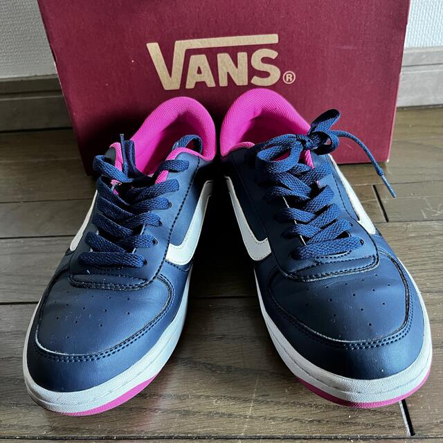 VANS(ヴァンズ)のVANS スニーカー　ネイビー✖️ピンク レディースの靴/シューズ(スニーカー)の商品写真