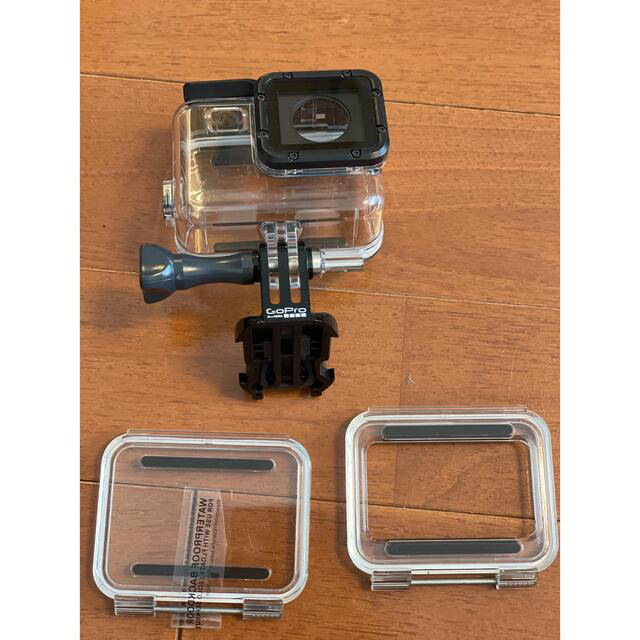 GoPro(ゴープロ)のgopro hero7 black ダイブハウジング　シリコンケース　バッテリー スマホ/家電/カメラのカメラ(ビデオカメラ)の商品写真