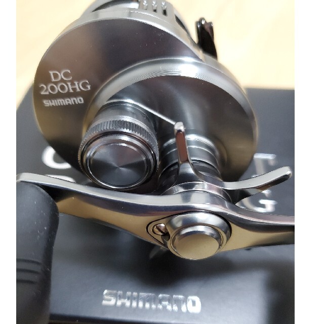 SHIMANO(シマノ)のシマノ 20 カルカッタ コンクエスト DC 200HG 新品未使用品 スポーツ/アウトドアのフィッシング(リール)の商品写真