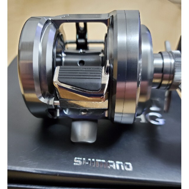 SHIMANO(シマノ)のシマノ 20 カルカッタ コンクエスト DC 200HG 新品未使用品 スポーツ/アウトドアのフィッシング(リール)の商品写真