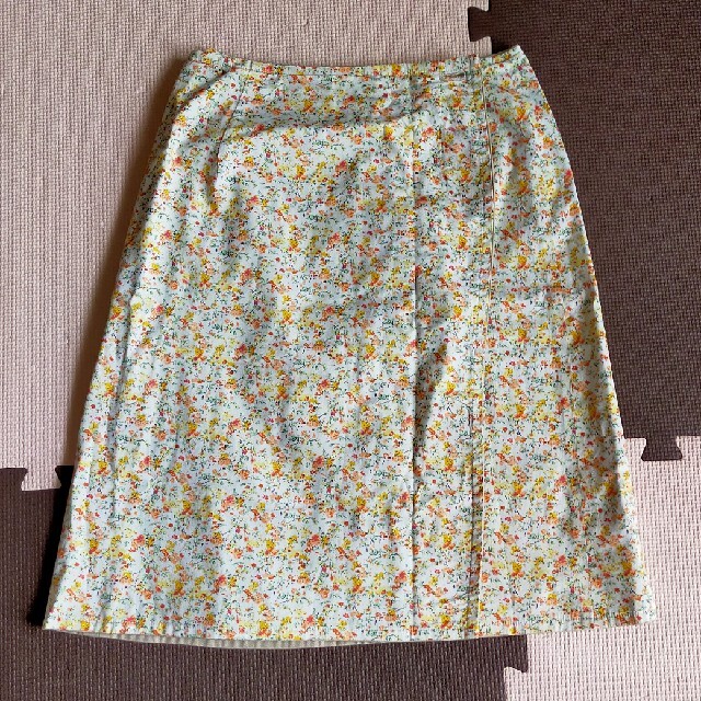 OLIVEdesOLIVE(オリーブデオリーブ)のオリーブデオリーブ　OLIVE des OLIVE　リバーシブル　スカート　花柄 レディースのスカート(ひざ丈スカート)の商品写真