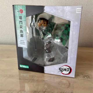 コトブキヤ(KOTOBUKIYA)の1/8スケール ARTFX J 竈門炭治郎フィギュア 鬼滅の刃 (アニメ/ゲーム)