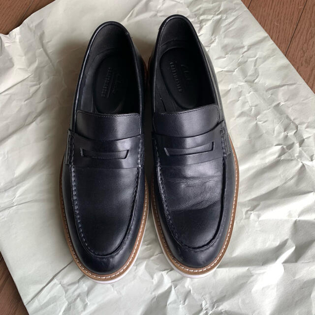 Clarks(クラークス)の値下げクラークスローファー黒アーネストフリー 厚底 Clarks26149516 メンズの靴/シューズ(ドレス/ビジネス)の商品写真