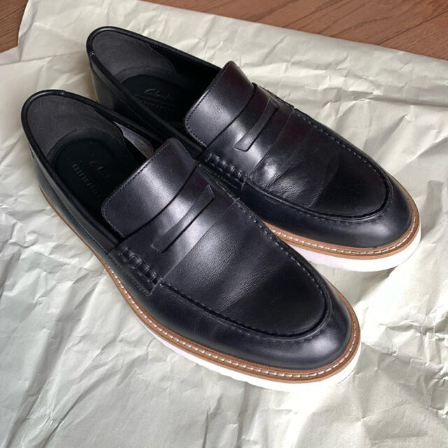 Clarks(クラークス)の値下げクラークスローファー黒アーネストフリー 厚底 Clarks26149516 メンズの靴/シューズ(ドレス/ビジネス)の商品写真