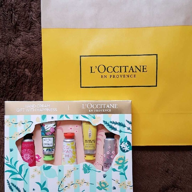 L'OCCITANE(ロクシタン)のL'OCCITANEロクシタンハンドクリーム　数量限定 コスメ/美容のボディケア(ハンドクリーム)の商品写真