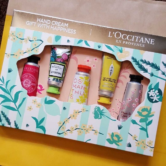 L'OCCITANE(ロクシタン)のL'OCCITANEロクシタンハンドクリーム　数量限定 コスメ/美容のボディケア(ハンドクリーム)の商品写真