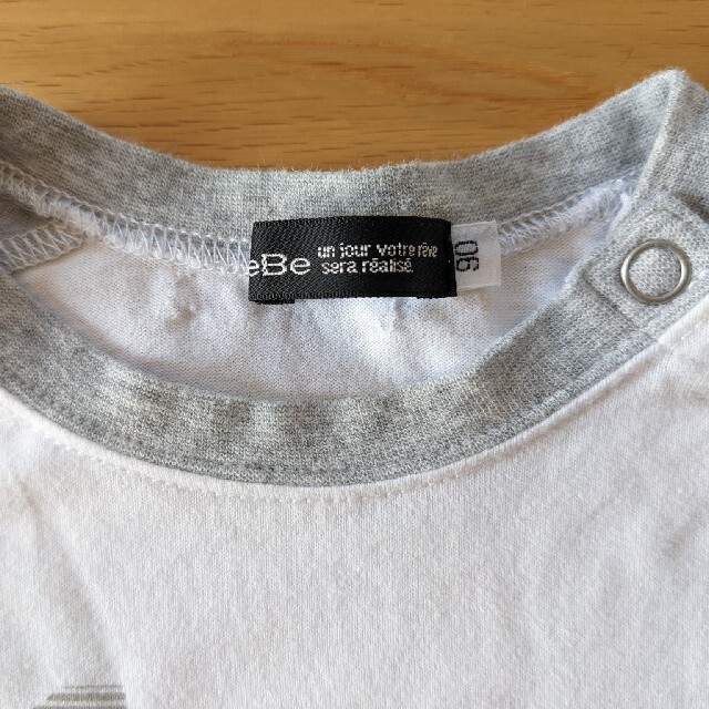BeBe(ベベ)のBeBe Tシャツ 90 キッズ/ベビー/マタニティのキッズ服男の子用(90cm~)(Tシャツ/カットソー)の商品写真