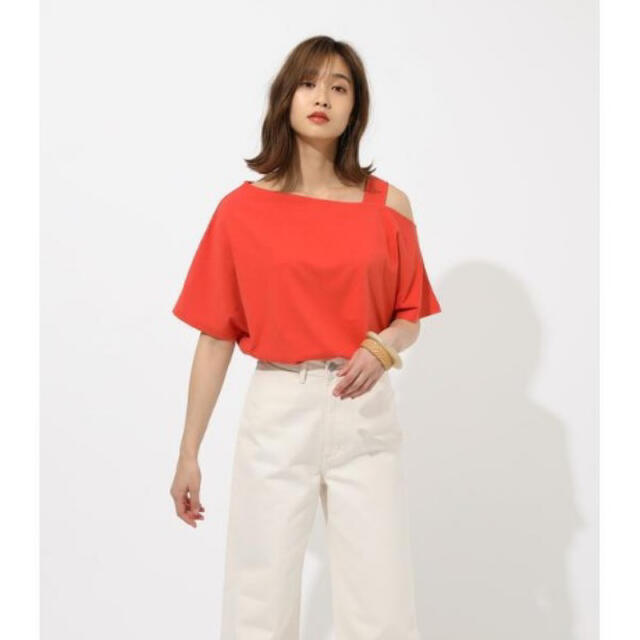 AZUL by moussy(アズールバイマウジー)のONE SHOULDER CUT TOPS レディースのトップス(カットソー(半袖/袖なし))の商品写真