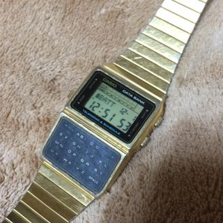 カシオ(CASIO)の間も無く出品とりやめ❗️CASIO★データバンク★ゴールド(腕時計)