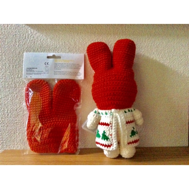 miffy(ミッフィー)のjust dutchミッフィー【クリスマス・赤い帽子・ワンピース】あみぐるみ ハンドメイドのぬいぐるみ/人形(あみぐるみ)の商品写真